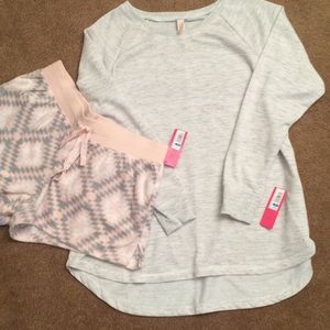 Xhilaration sleepwear set